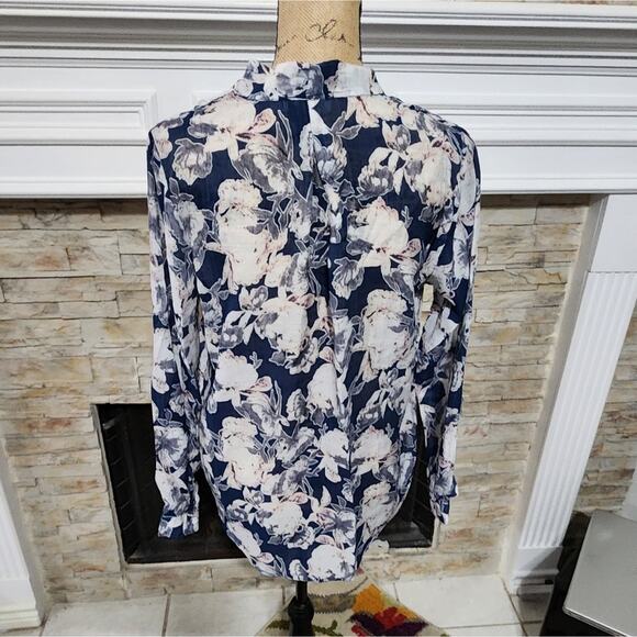 HAYDEN blue white‎ & pink faux wrap lightweight slightly sheer blouse size small - Picture 2 of 6